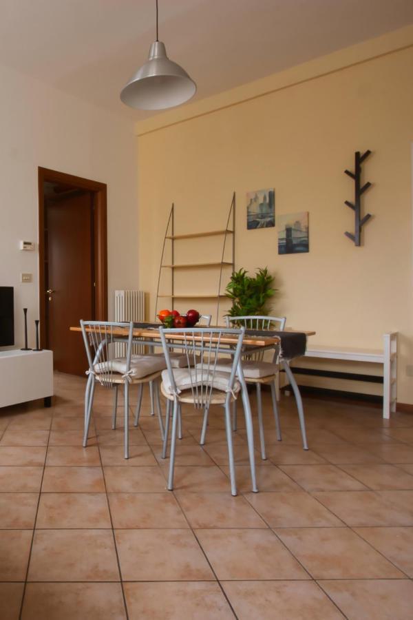 Shakira Apartments Parma Bagian luar foto